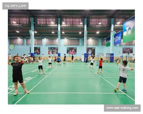 羽毛球训练营报名启动，将邀请退役国手担任技术顾问